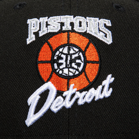 New Era 9Fifty 2023 City Detroit Pistons Logo Patch Snapback Hat - Black