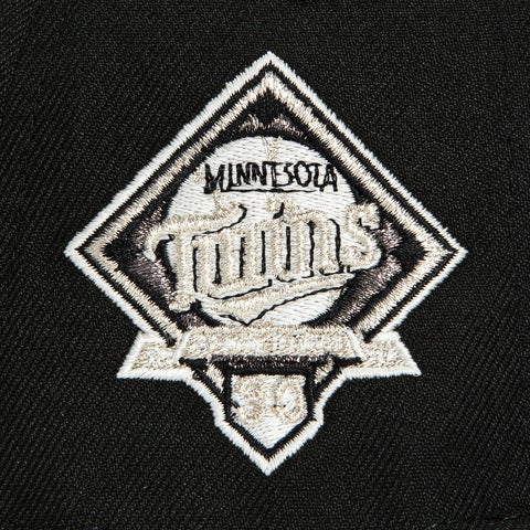 New Era 59Fifty Glow in the Dark Minnesota Twins 30th Anniversary Patch Hat - Black, White