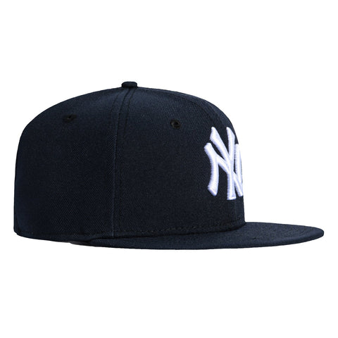 New Era 9Fifty Youth New York Yankees Snapback Hat - Navy, White New Era