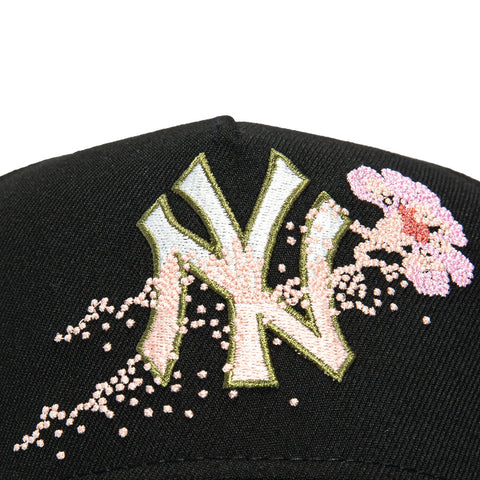 New Era 9Forty Strapback Pet – Floral New York Yankees (100% Katoen, Verstelbaar)