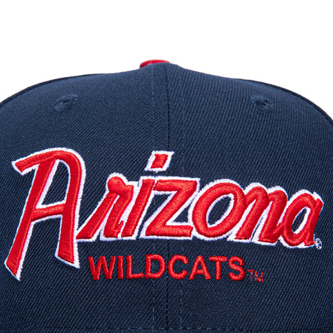 Cappello con licenza ufficiale University of Arizona - Colore Navy Blue Cappello con licenza ufficiale University of Arizona - Colore Navy Blue