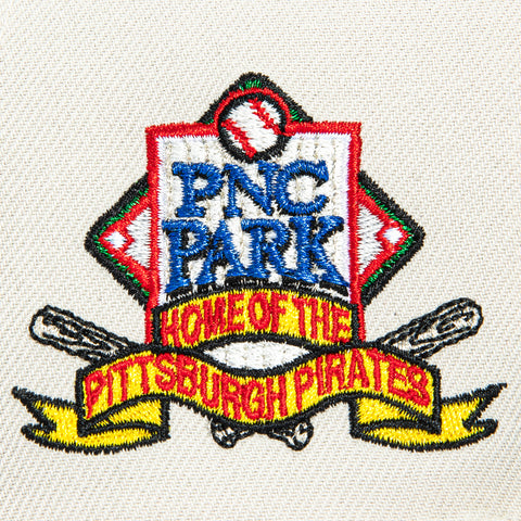 New Era 59Fifty Pittsburgh Pirates PNC Park Patch Word Hat - Stone, Black