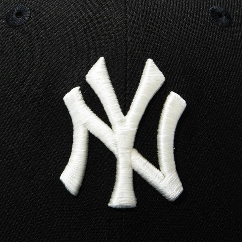 New Era 59Fifty TV Static New York Yankees 1999 World Series Patch Glow in the Dark Hat - Black New Era