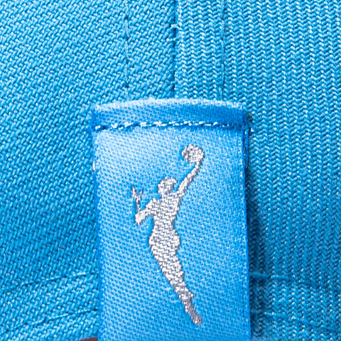 WNBA26 AF940 TIP OFF SKY LBL/GLD SN
New Era 9Forty A-Frame 2026 WNBA Tip Off  Snapback Hat New Era