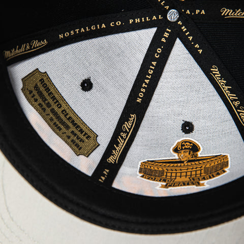 MN LEGENDS PIRATES ROBERTO CLEMENTE BLK Mitchell and Ness
