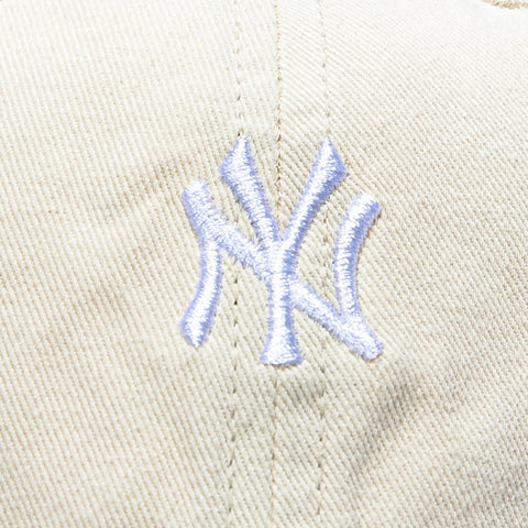 CLEANUP BASE RUNNER YANKEES STN/OLV ADJ 47 Brand