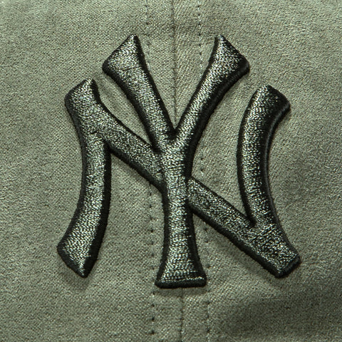 CLEANUP BALLPARK SUEDE YANKEES OLV ADJ 47 Brand