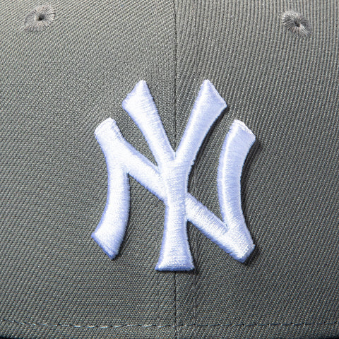 New Era 59Fifty New York Yankees Puerto Rico Flag Patch Pink UV Hat - Graphite, Navy New Era