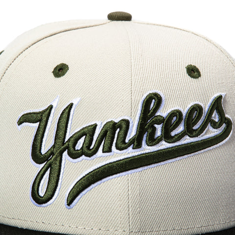 New Era 59Fifty New York Yankees 2001 World Series Patch Script Hat - Stone, Black New Era