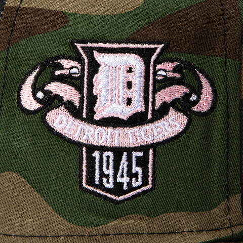 New Era 59Fifty Detroit Tigers 1945 Logo Patch Arch Pink UV Hat - Camo New Era