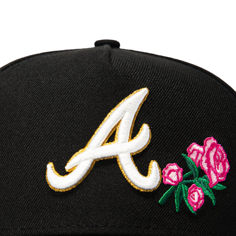 New Era 9Forty A-Frame Atlanta Braves 1999 World Series Patch Rose Snapback Hat - Black, Pink New Era
