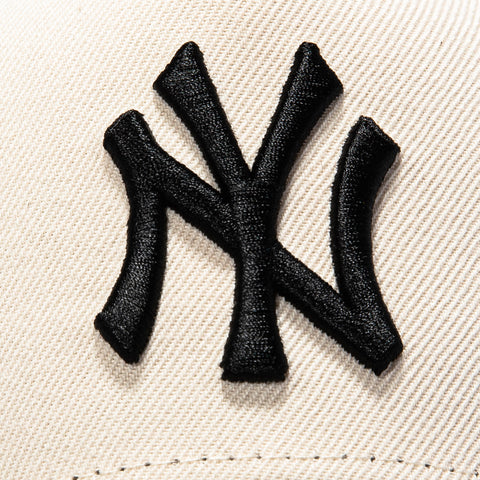 New Era 9Forty A-Frame New York Yankees 1996 World Series Patch Snapback Hat - Cream, Black New Era
