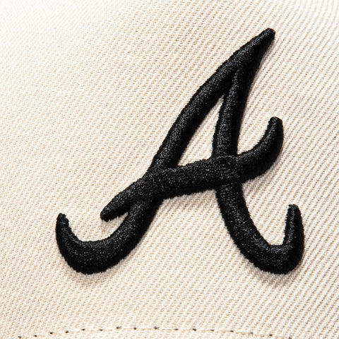 New Era 9Forty A-Frame Atlanta Braves 1995 World Series Patch Snapback Hat - Cream, Black New Era