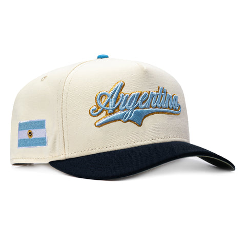 New Era 9Fifty A-Frame 2026 Del Mundo Argentina Flag Patch Script Snapback Pre-curved Hat - White, Navy