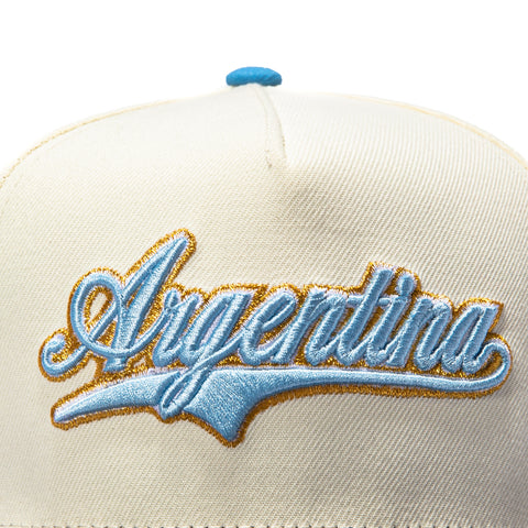 New Era 9Fifty A-Frame 2026 Del Mundo Argentina Flag Patch Script Snapback Pre-curved Hat - White, Navy