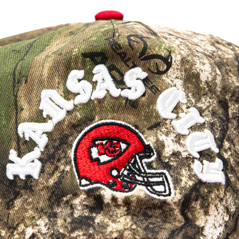 New Era 19Twenty Kansas City Chiefs NFL Logo Patch Snapback Pre-Curved Hat - Realtree, Red New Era
