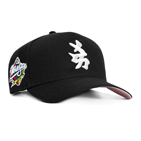 New Era 9Forty A-Frame New York Yankees 1998 World Series Patch Kanji Pink UV Snapback Hat - Black, White New Era