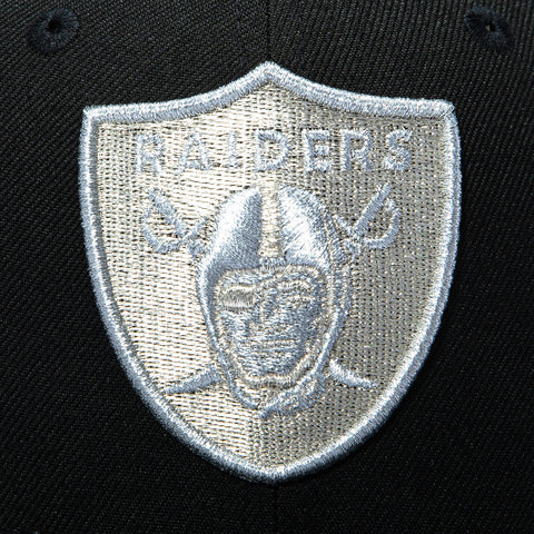 New Era 59Fifty Las Vegas Raiders NFL Logo Patch Shield Hat - Black, Metallic Silver New Era