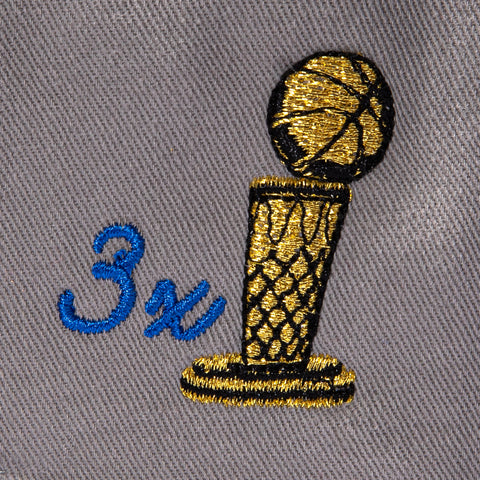 Mitchell & Ness New York Knicks 3x NBA Champions Patch Script Strapback Hat - Grey Mitchell and Ness