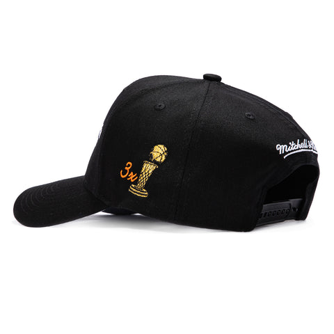 Mitchell & Ness New York Knicks 3x NBA Champions Patch Script Snapback Hat - Black Mitchell and Ness