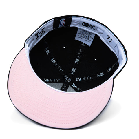 New Era 59Fifty New York Knicks 2026 NBA Champions Patch Empire State Building Pink UV Hat - Black New Era