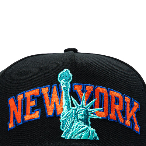 New Era 9Forty A-Frame New York Knicks 2026 NBA Champions Patch New York Statue of Liberty Mint UV Snapback Hat - Black New Era
