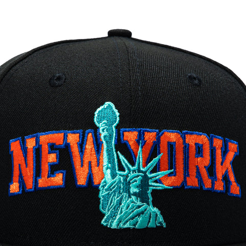 New Era 9Fifty New York Knicks 2026 NBA Champions Patch New York Statue of Liberty Mint UV Snapback Hat - Black New Era
