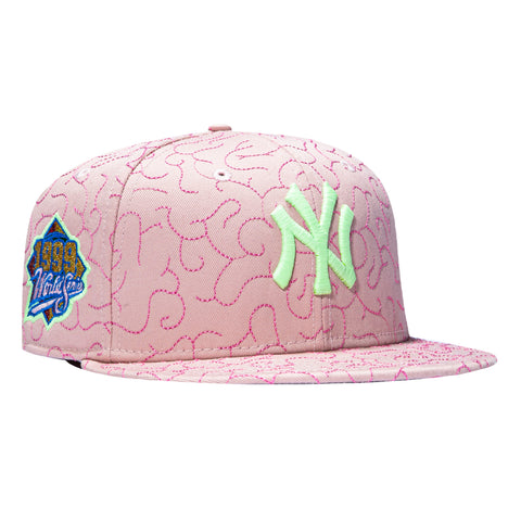 New Era 59Fifty Spooky Szn New York Yankees 1999 World Series Patch Hat - Pink New Era